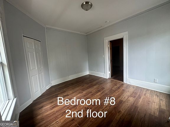 3rd image of 7047 Swift St