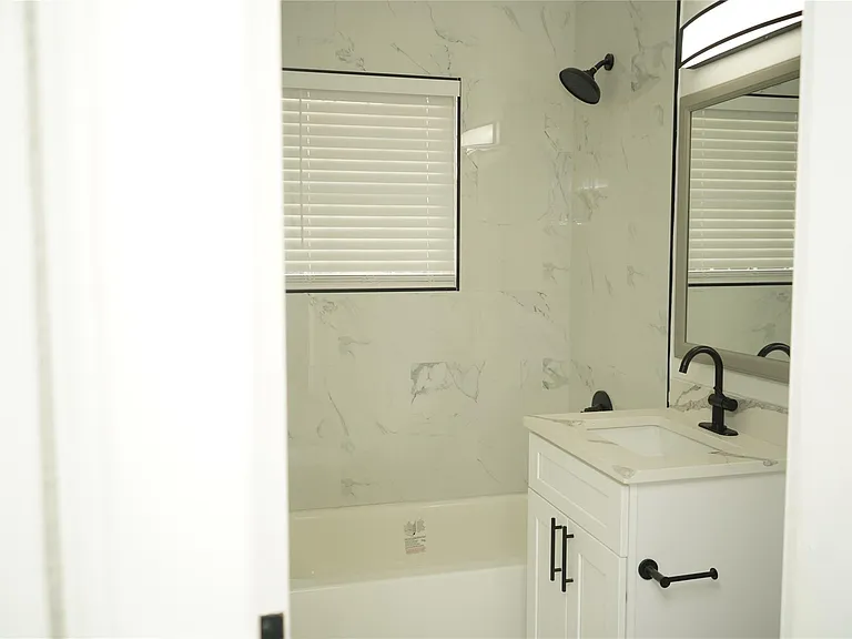 2516 Isabella St — Photo 8