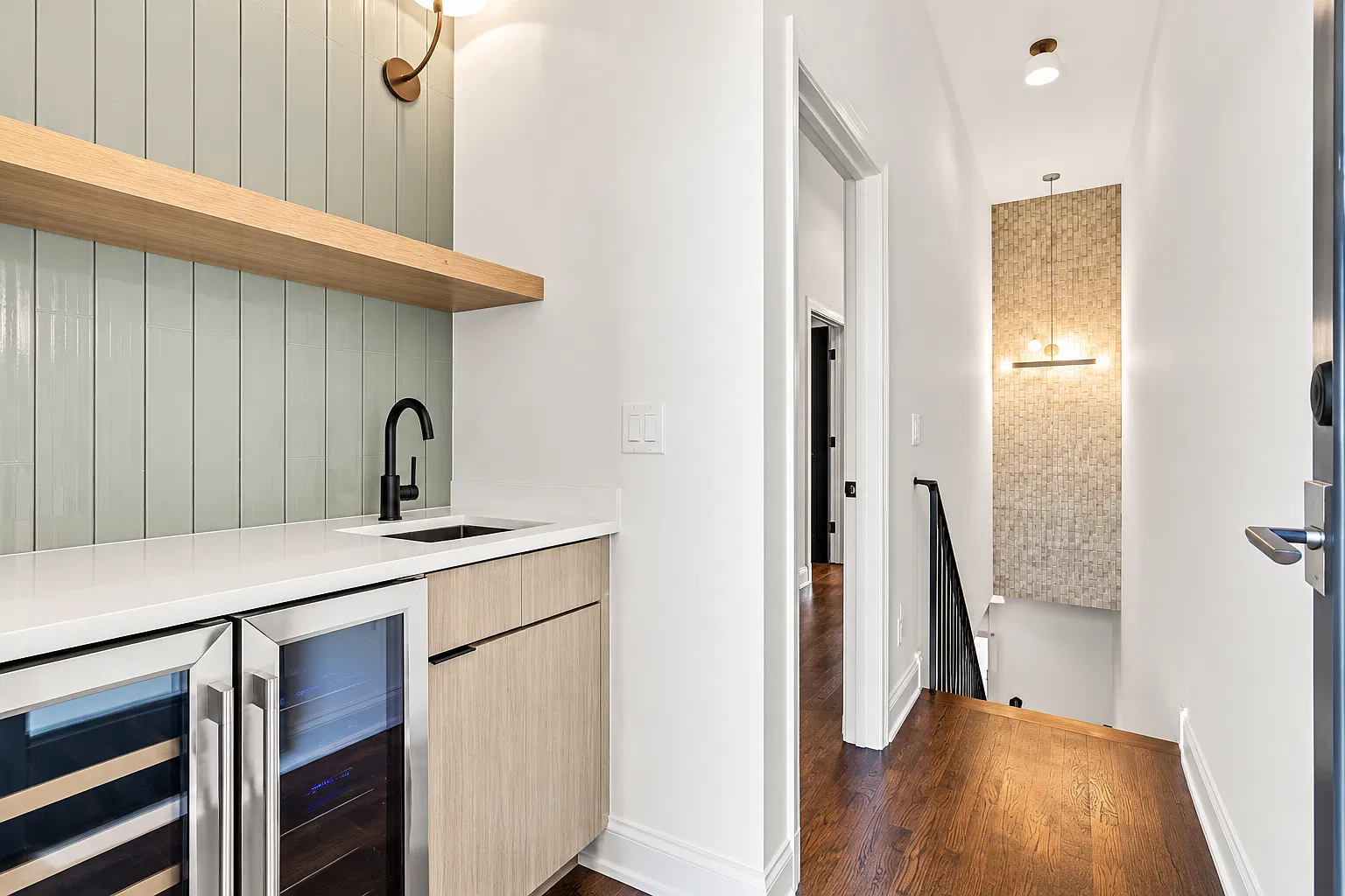 4 bed, $2,975 — Photo 4