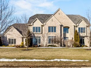 19270 Glacier Pkwy, Brookfield, WI 53045