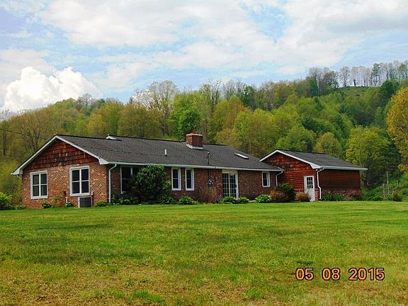 Rear w/ sgd & patio. 