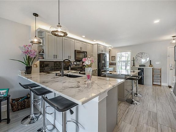 5th image of 4927 Cobia Dr SE
