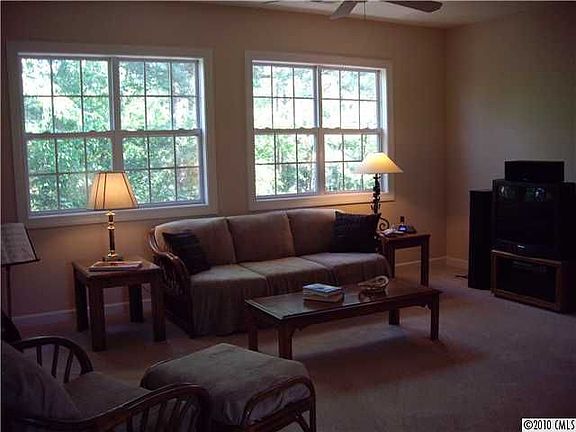 5th image of 10422 Kilchurn Ct