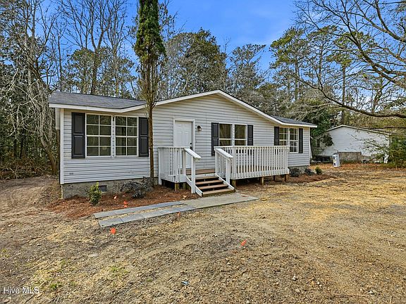 3rd image of 808 Wildwood Circle