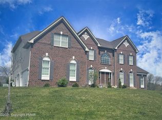 659 Stratton Dr, East Stroudsburg, PA 18302