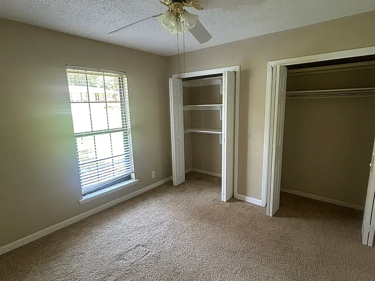 225 Denise Ln — Photo 14