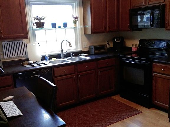4th image of 2811 Chateau Cir #36