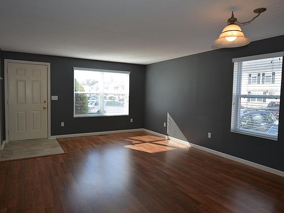 5th image of 30 Meadowrue Dr #30
