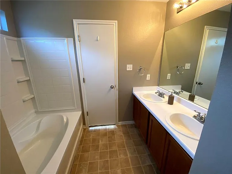 12817 Chime Dr — Photo 15