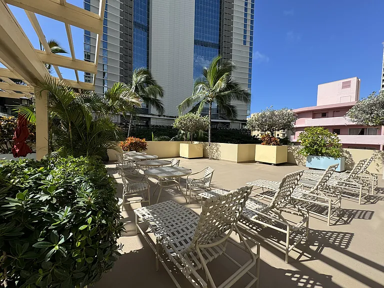 2140 Kuhio Ave #603 — Photo 35