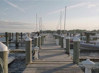 4 Northwest St #B26, Stonington, CT 06378