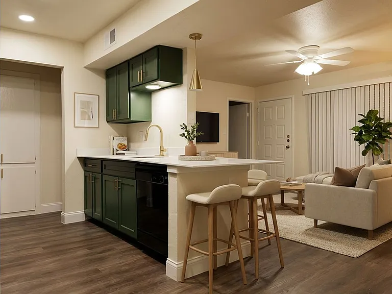 534 Hunt Ln — Photo 1