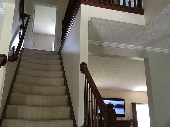 4th image of 1035 Roanoke Dr