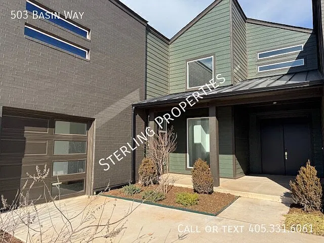 3 bed, 2.5 bath, 2617 sqft, $3,000 — Photo 2