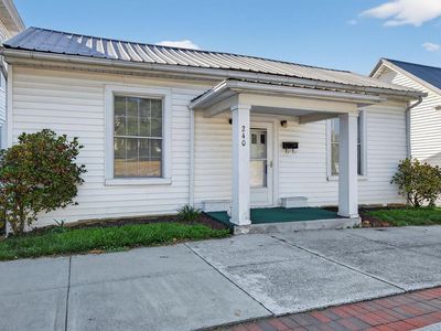 240 W Main St, Marion, VA, 24354