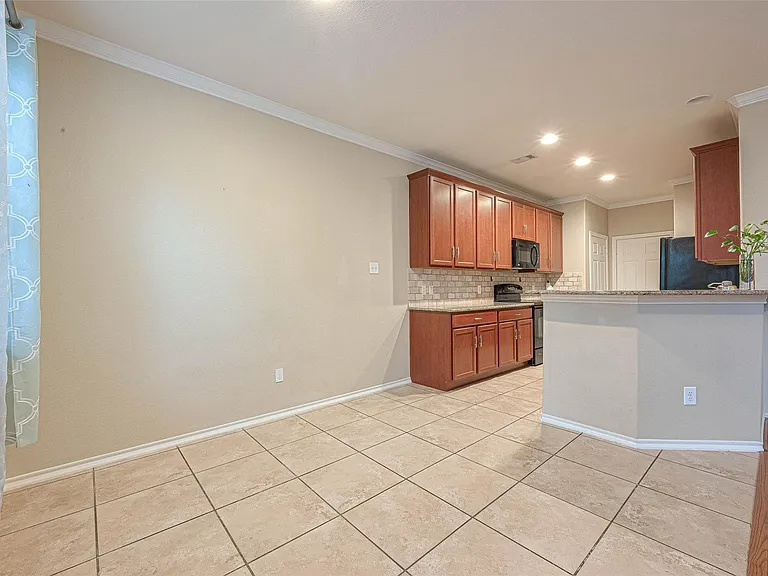 24630 Folkstone Cir — Photo 12