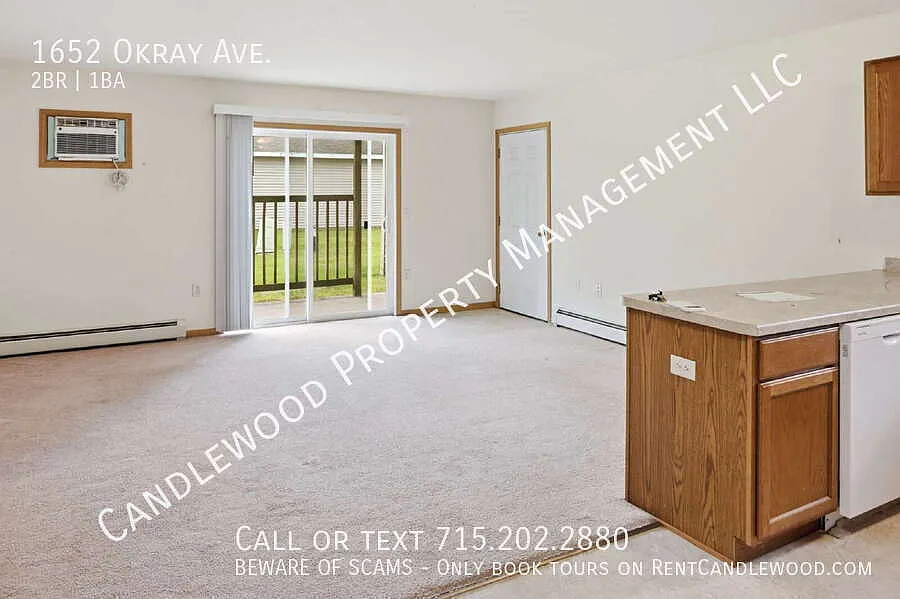 Cat Friendly 2 Bedroom Lower Apartment with a Garage Available September 1st! — Photo 3