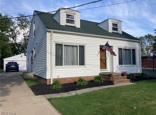 1407 Lander Rd, Mayfield Heights, OH 44124