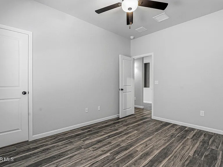 6070 Zinc Hill St — Photo 20