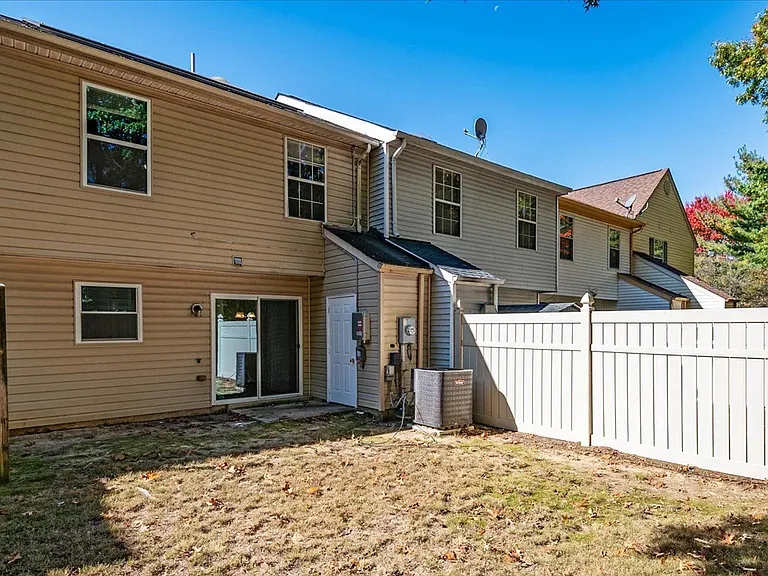 2431 W Rosecroft Village Cir — Photo 25