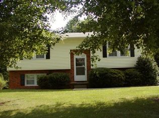 489 Parkway Dr, Martinsville, VA 24112
