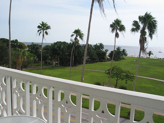 Balcony3
