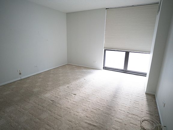 4th image of 70 W Huron St APT 403