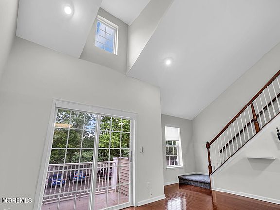 5th image of 38 Oxford Court