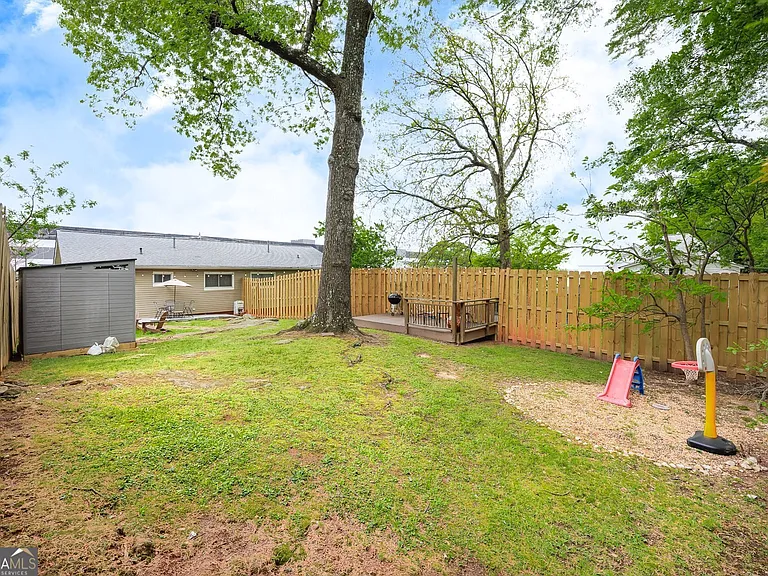 1040 Herndon St NW #B — Photo 30