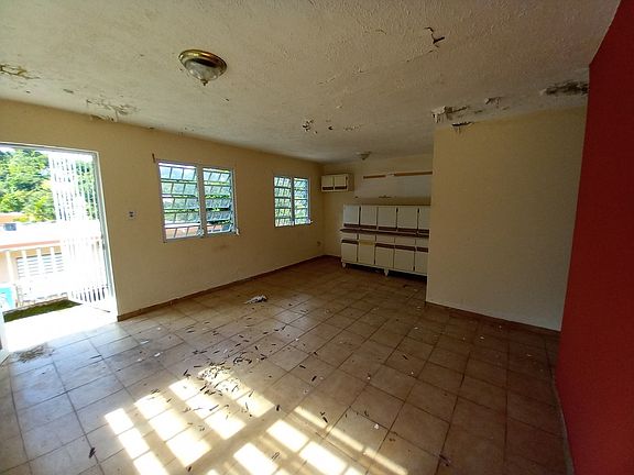 Additional Living Room