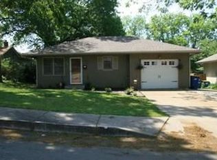 407 Choctaw St, Liberty, MO 64068