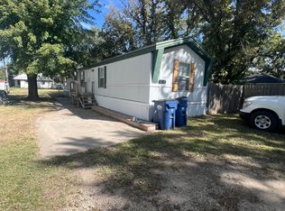 318 W Monroe St, Sterling, KS 67579