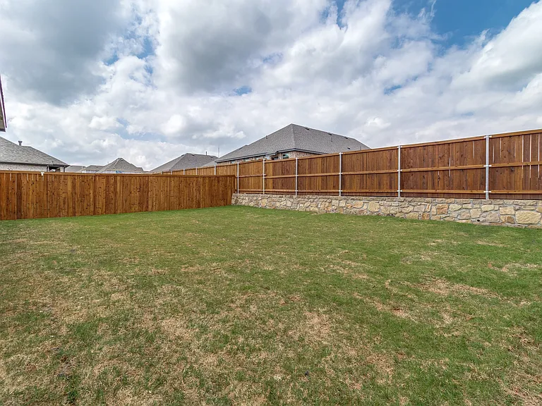 1319 Beach Blvd — Photo 9