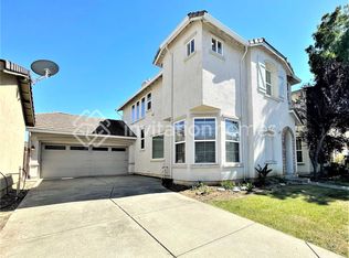 2405 White Dr, Fairfield, CA 94533