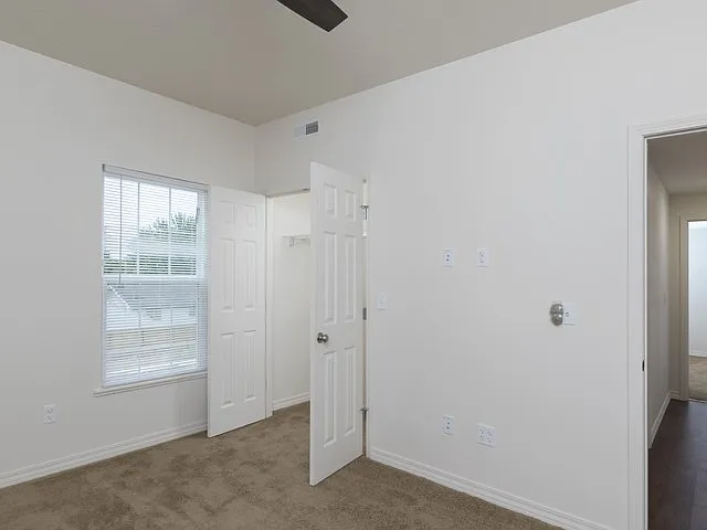 1100 S Market Ave — Photo 6
