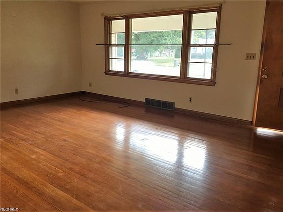 4th image of 3144 Glen Oaks Dr