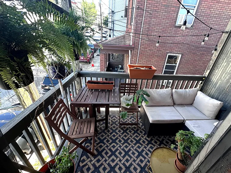 971 Hatch St #2 — Photo 5
