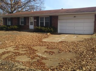 10430 Tanner Dr, Saint Louis, MO 63136