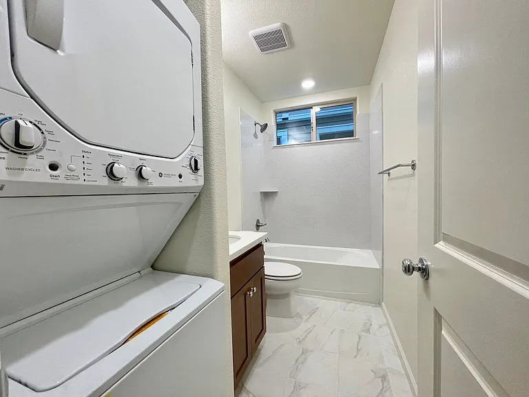 2602 1st St #B — Photo 8