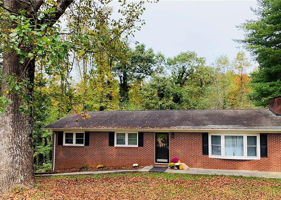 1st image of 218 Hillsdale Dr