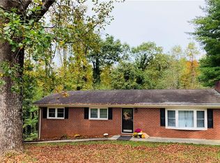 218 Hillsdale Dr, North Wilkesboro, NC 28659