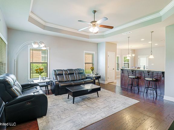 4th image of 14164 Fox Hill Dr