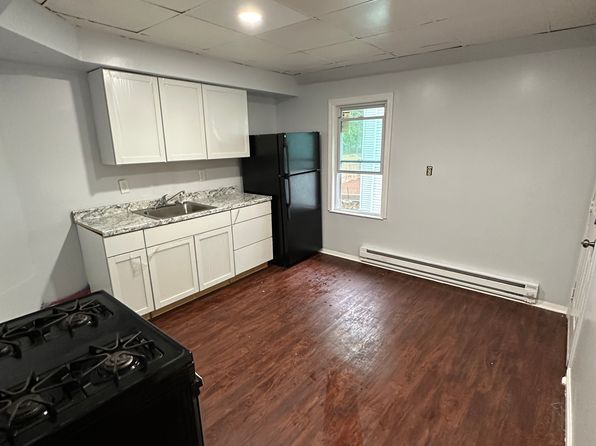 94 Fairview St, Waterbury, CT