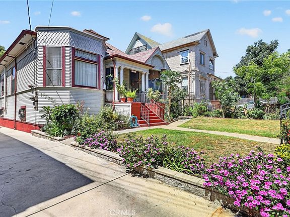 3rd image of 1664 W 12th Pl
