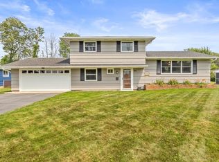 86 Rhea Cres, Rochester, NY 14615