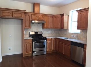 119 W 52nd St, Bayonne, NJ 07002