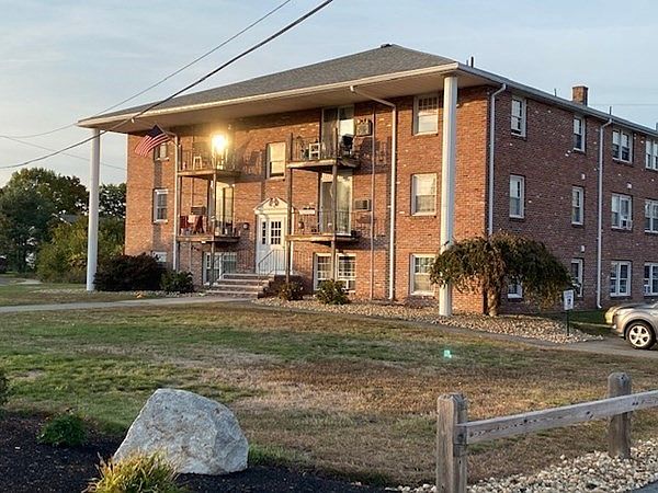 1st image of 18 Woodman Way APT 10