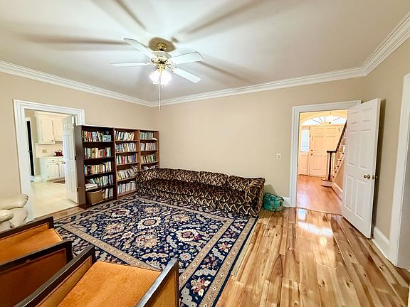 5th image of 525 Brook Ave