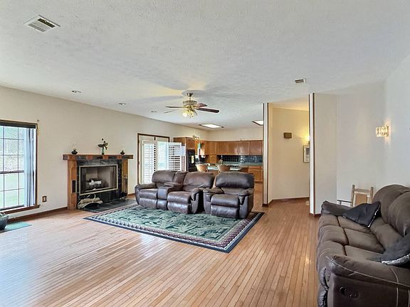 2nd image of 2583 Ell Dr