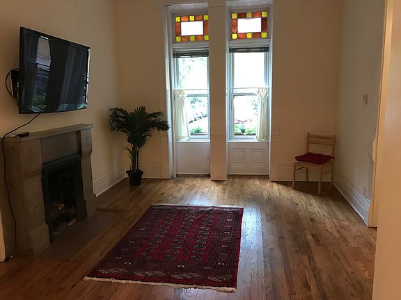 4th image of 221 W Eugenie St APT 1F